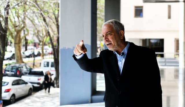 Julio Alak supervisa avances en obras clave y consolida la Junta Comunal de Parque Sicardi/Villa Garibaldi