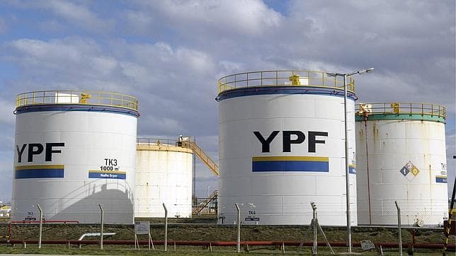 Kicillof denuncia fallo judicial que amenaza el control estatal sobre YPF