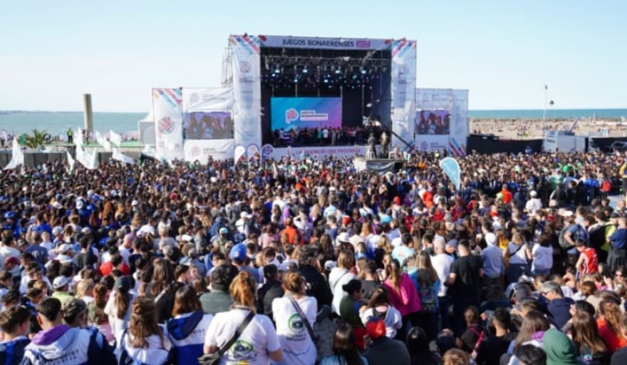Axel Kicillof inaugura oficialmente los Juegos Bonaerenses 2025 en Berazategui