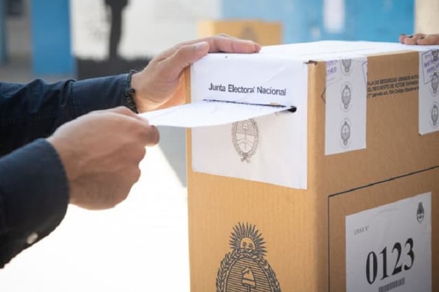 Resultados electorales fortalecen al oficialismo en Formosa y Santa Fe
