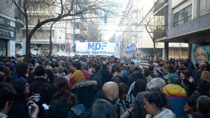 Movilizaciones masivas respaldan a Cristina Fernández de Kirchner tras su condena domiciliaria
