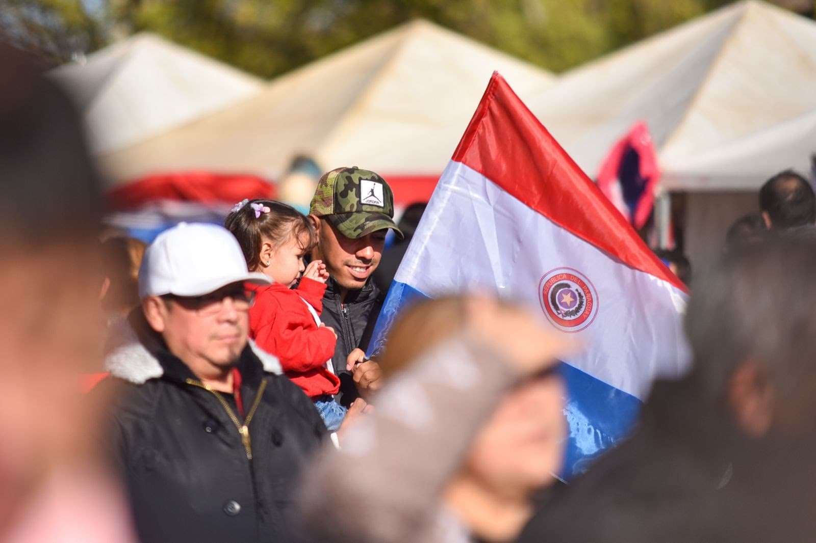 Gran celebración cultural en Plaza Moreno por el aniversario de Paraguay