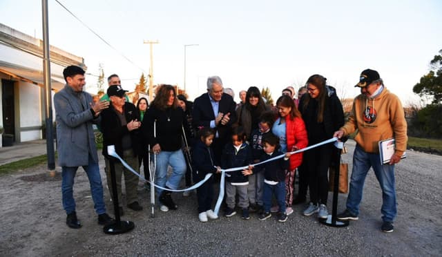 Julio Alak inaugura mejoras viales en Ignacio Correas y anuncia nueva escuela secundaria