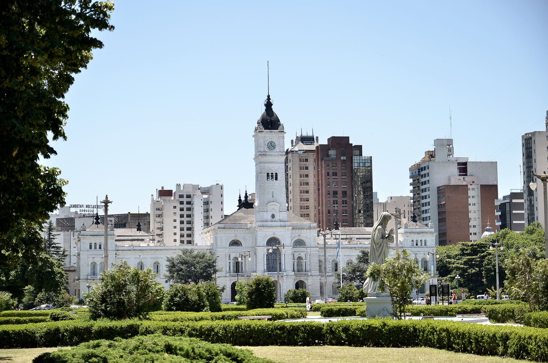 Servicios municipales en La Plata durante el feriado del 9 de julio