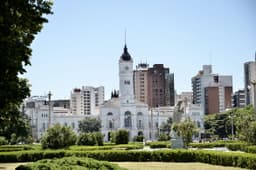 Servicios municipales en La Plata durante el feriado del 9 de julio