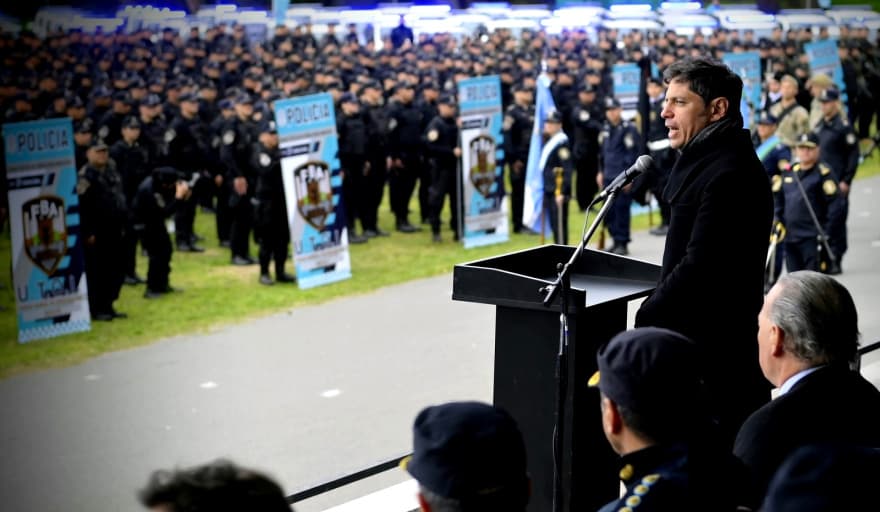 Kicillof desplaza a policías por apoyar campaña política, mientras Bullrich denuncia persecución