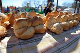 Tomás Jofré se prepara para celebrar la tradicional Fiesta de la Galleta de Campo