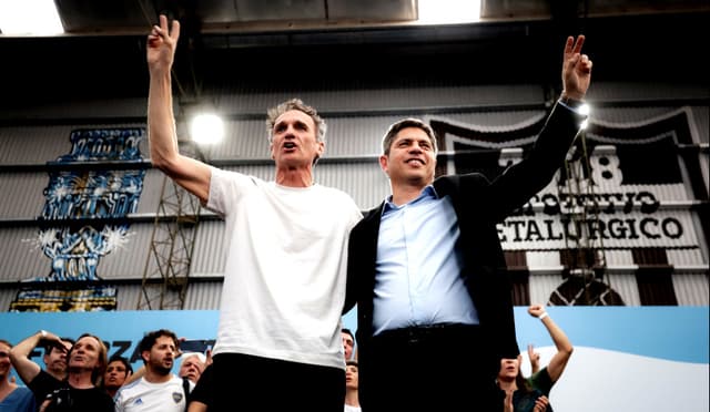 Axel Kicillof intensifica su campaña en el Conurbano y se reúne con candidatos claves