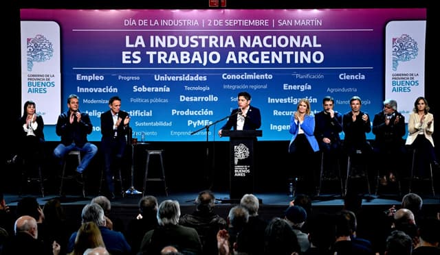 Kicillof y Massa juntos fortalecen la unidad en el cierre de campaña electoral