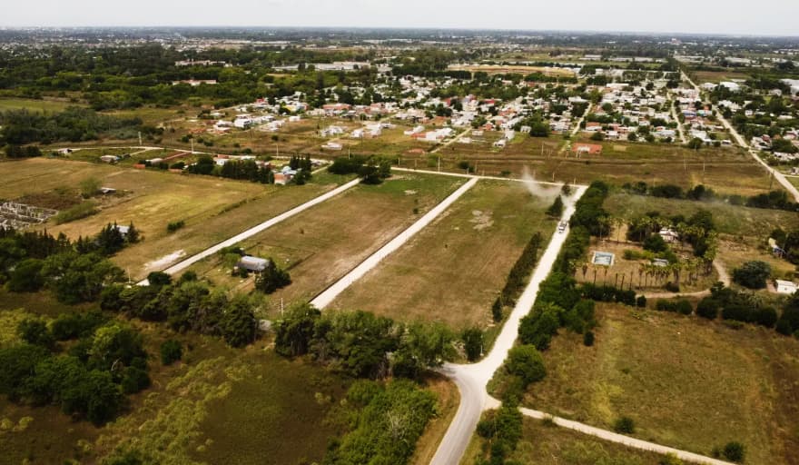 Denuncias de vecinos revelan irregularidades en terrenos vendidos por Desarrollos Delsud en La Plata