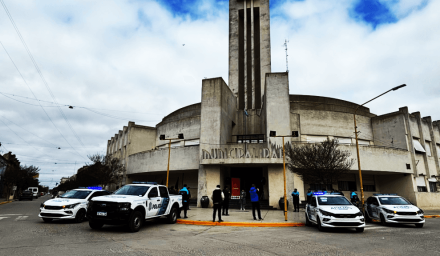 Adolfo Gonzales Chaves refuerza la seguridad con nuevos patrulleros provinciales