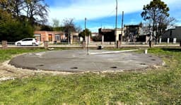 Chaves impulsa un nuevo espacio cultural al construir pérgola en su Museo Histórico con apoyo de Fundación Techint